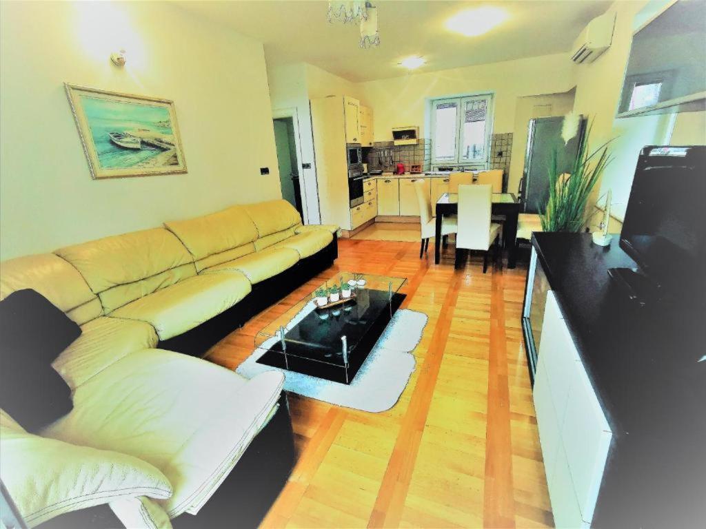 Iron Gates Apartments 斯普利特 外观 照片